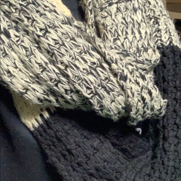 Roots Knit Infinity Scarf - Picture 2 of 5